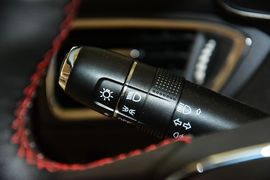 2016款奇瑞艾瑞泽5