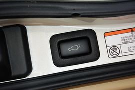   2016款丰田兰德酷路泽 4.6L自动VX-R