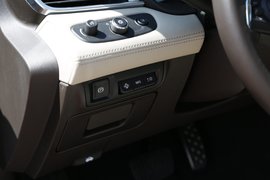 2016款别克君越混合动力30H豪华型