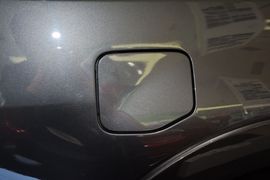 2016款三菱帕杰罗3.0L自动尊贵版