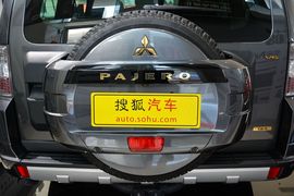 2016款三菱帕杰罗3.0L自动尊贵版