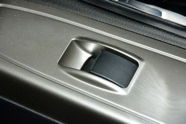 2016款三菱帕杰罗3.0L自动尊贵版