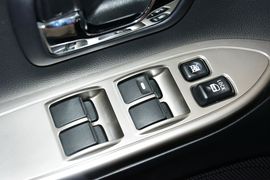 2016款三菱帕杰罗3.0L自动尊贵版