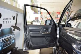 2016款三菱帕杰罗3.0L自动尊贵版