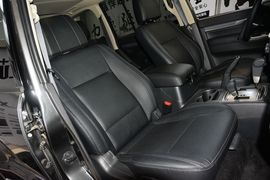 2016款三菱帕杰罗3.0L自动尊贵版