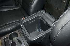 2016款三菱帕杰罗3.0L自动尊贵版