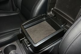 2016款三菱帕杰罗3.0L自动尊贵版