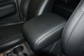 2016款三菱帕杰罗3.0L自动尊贵版