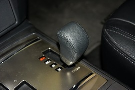 2016款三菱帕杰罗3.0L自动尊贵版