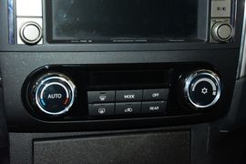 2016款三菱帕杰罗3.0L自动尊贵版