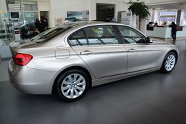 2016款宝马328Li时尚型