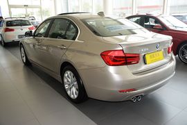 2016款宝马328Li时尚型