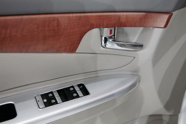 力帆620电动车车展实拍