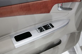 力帆620电动车车展实拍