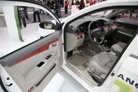 力帆620电动车车展实拍