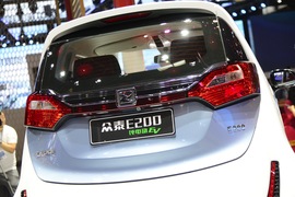 众泰E200