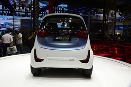 众泰E200