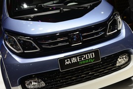 众泰E200