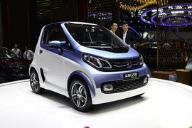 众泰E200
