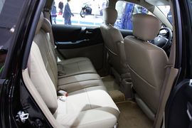 铃木利亚纳两厢车展实拍