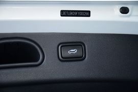 2015款现代全新途胜2.0L自动两驱智能型