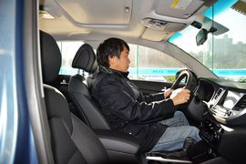2015款现代全新途胜2.0L自动两驱智能型