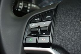 2015款现代全新途胜2.0L自动两驱智能型