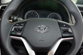 2015款现代全新途胜2.0L自动两驱智能型