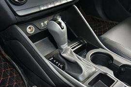 2015款现代全新途胜2.0L自动两驱智能型