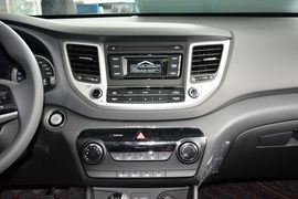 2015款现代全新途胜2.0L自动两驱智能型