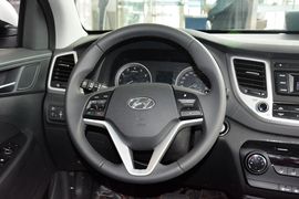 2015款现代全新途胜2.0L自动两驱智能型