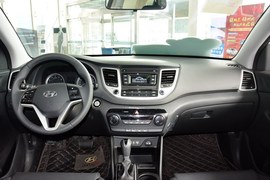 2015款现代全新途胜2.0L自动两驱智能型