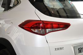 2015款现代全新途胜2.0L自动两驱智能型