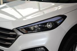 2015款现代全新途胜2.0L自动两驱智能型