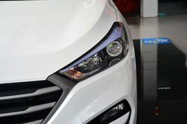 2015款现代全新途胜2.0L自动两驱智能型