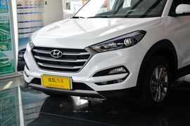2015款现代全新途胜2.0L自动两驱智能型