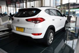2015款现代全新途胜2.0L自动两驱智能型