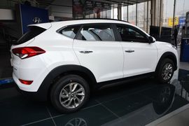 2015款现代全新途胜2.0L自动两驱智能型
