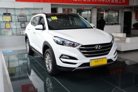 2015款现代全新途胜2.0L自动两驱智能型