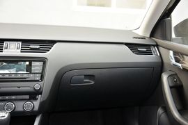 2017款斯柯达明锐1.6L手动智行版