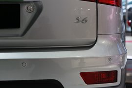 比亚迪S6车展实拍
