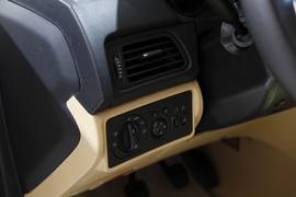 奇瑞A3三厢车展实拍