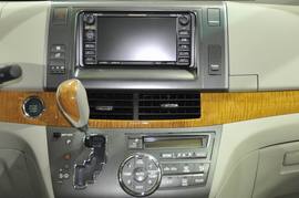 丰田普瑞维亚车展实拍