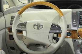 丰田普瑞维亚车展实拍