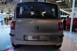 众泰朗悦双天窗车展实拍