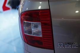 众泰朗悦双天窗车展实拍