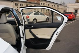 2016款斯柯达昕锐1.6L手动前行版