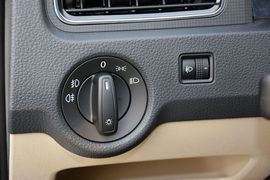 2016款斯柯达昕锐1.6L手动前行版