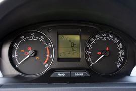 2016款斯柯达昕锐1.6L手动前行版