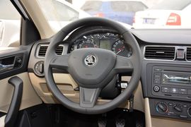 2016款斯柯达昕锐1.6L手动前行版
